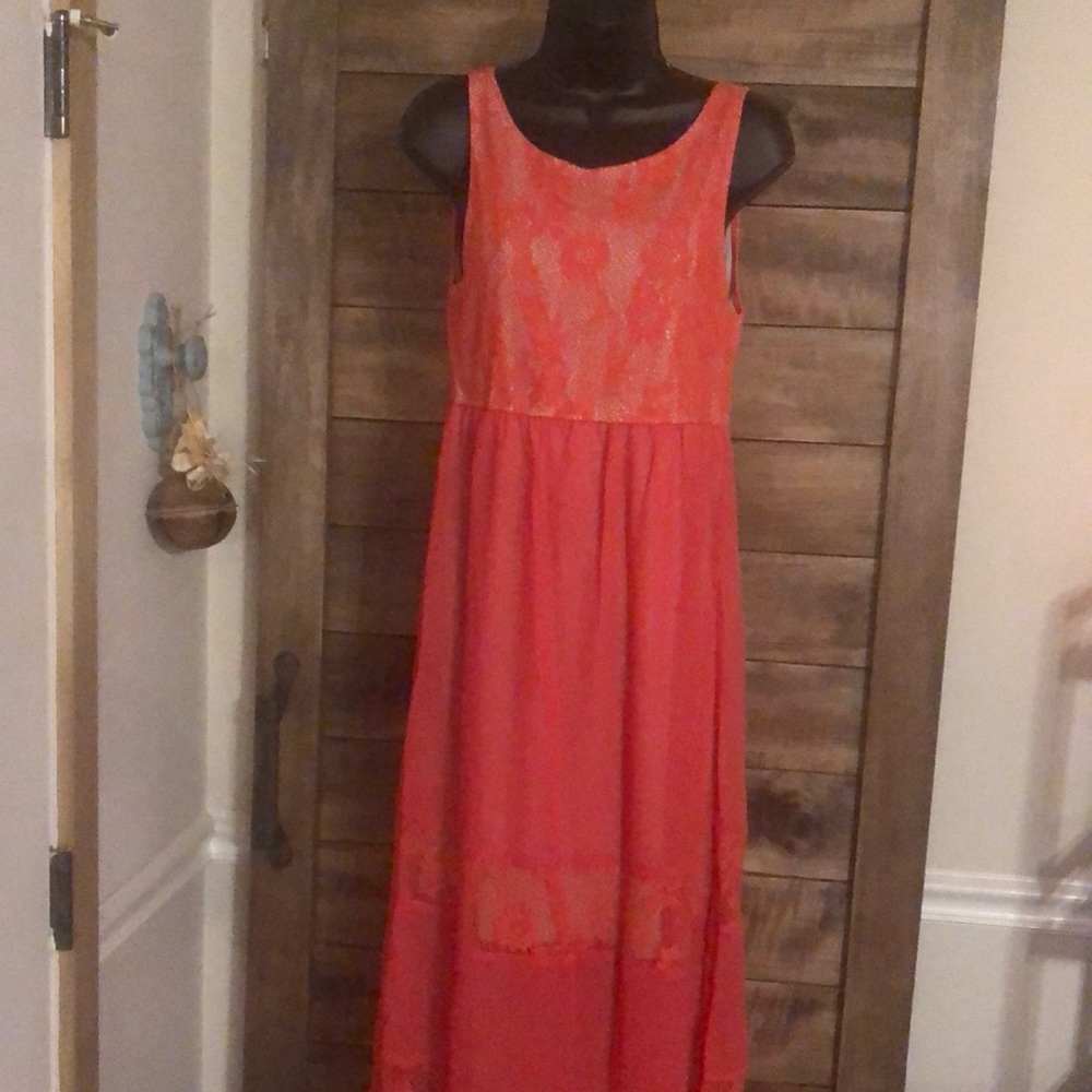 Bright and flowey maxi dress